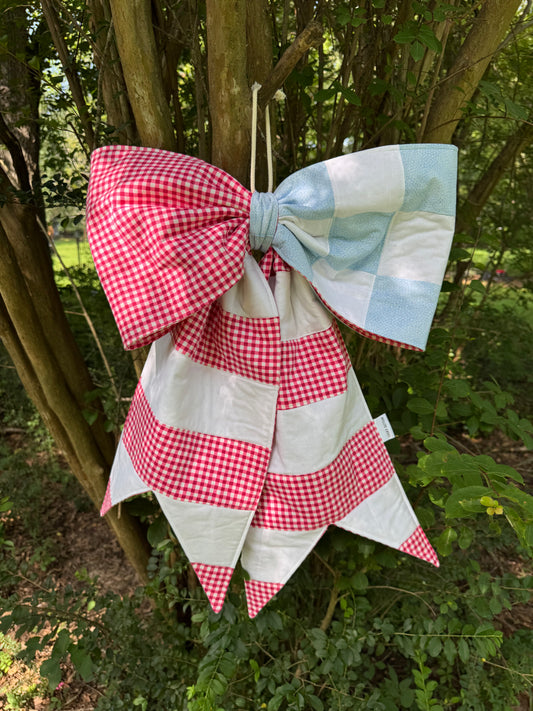 Reversible quilted bow