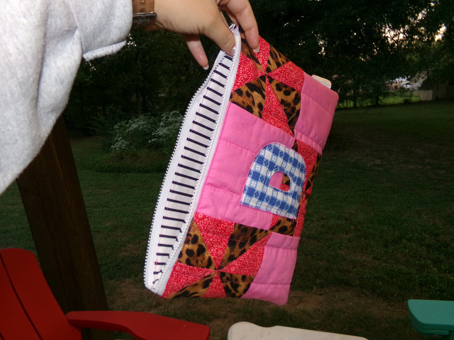 Pinwheel zipper pouch