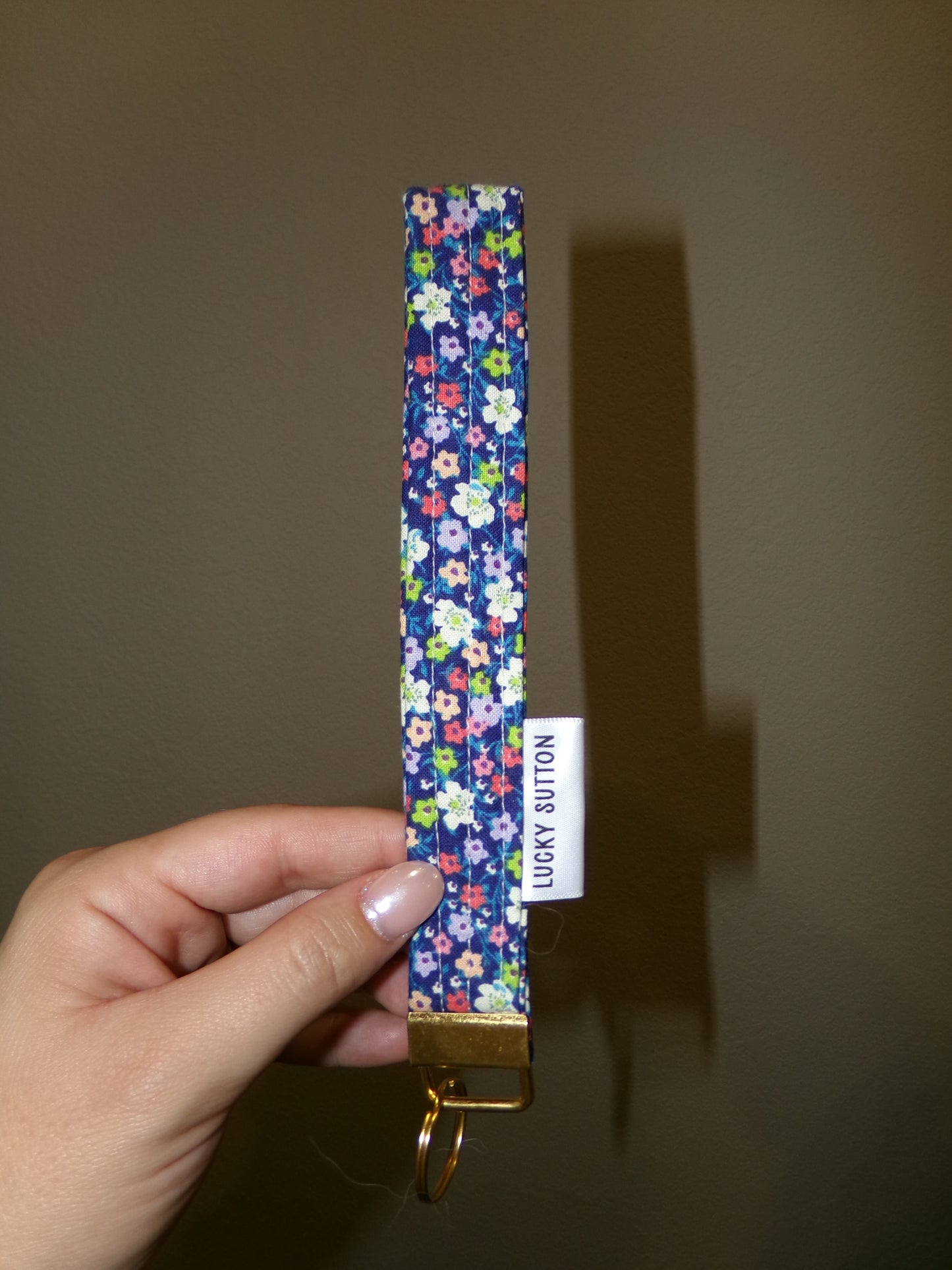 Blue floral wristlet