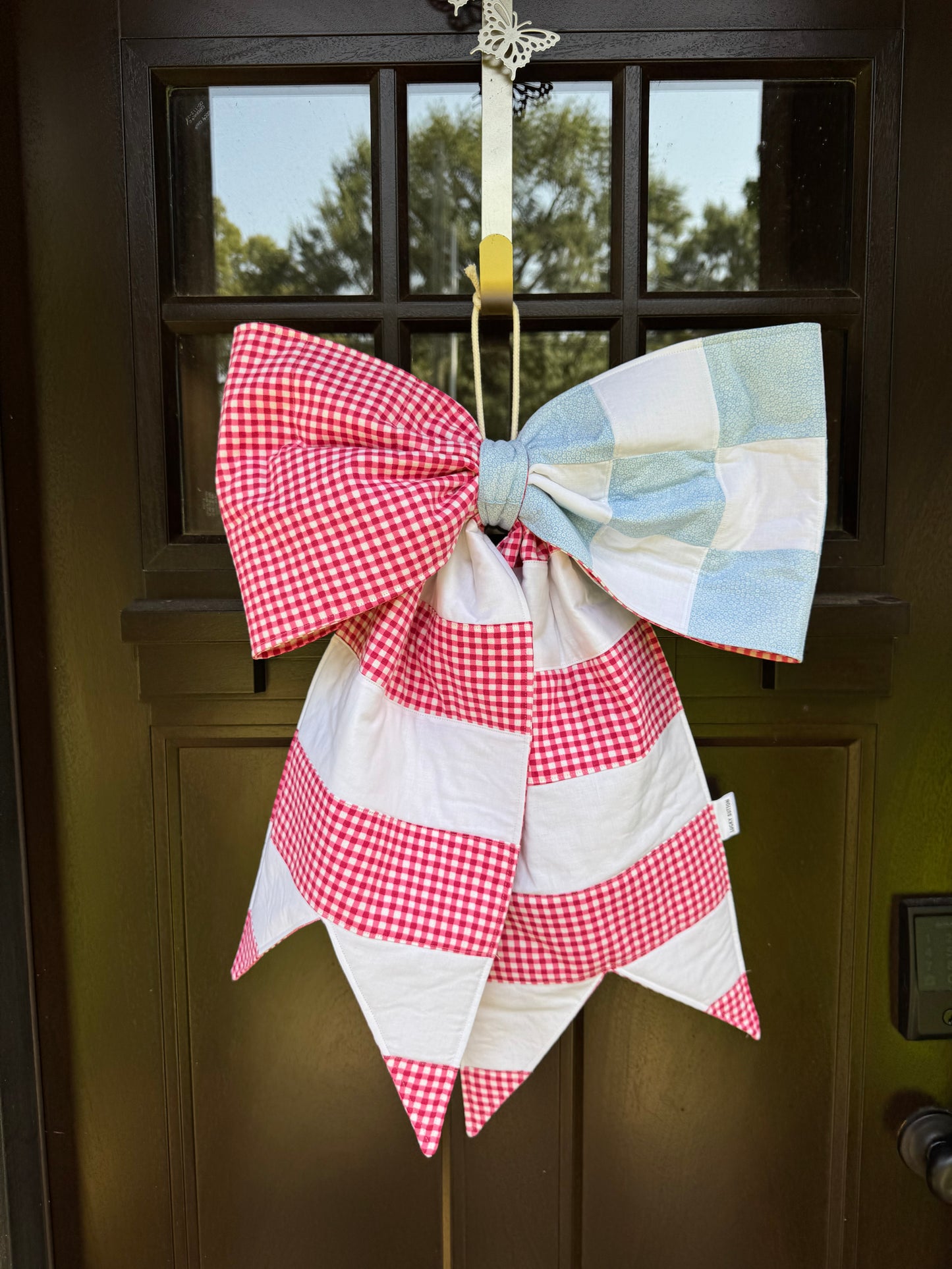 Reversible quilted bow