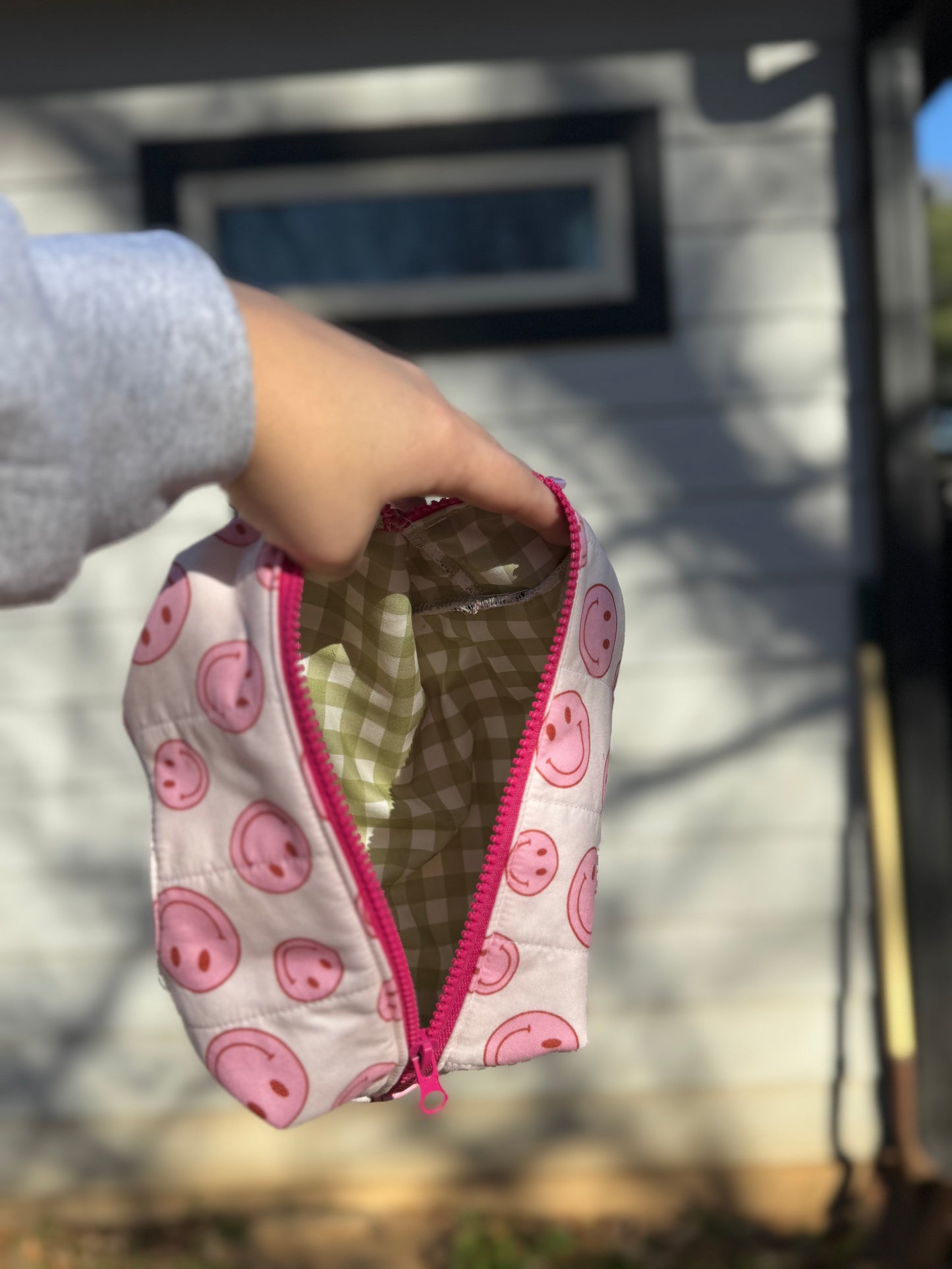 Diaper wipe pouch