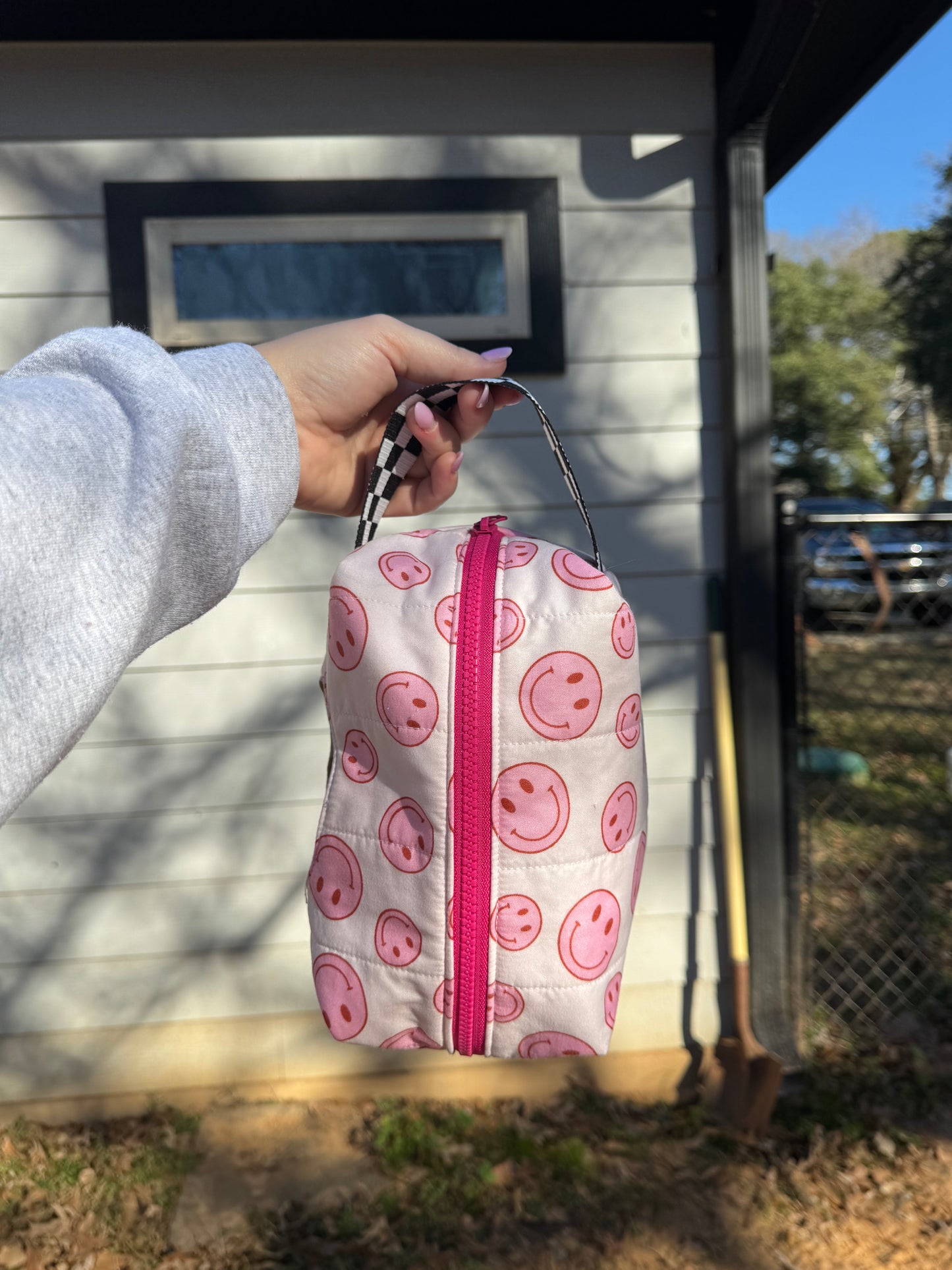Diaper wipe pouch